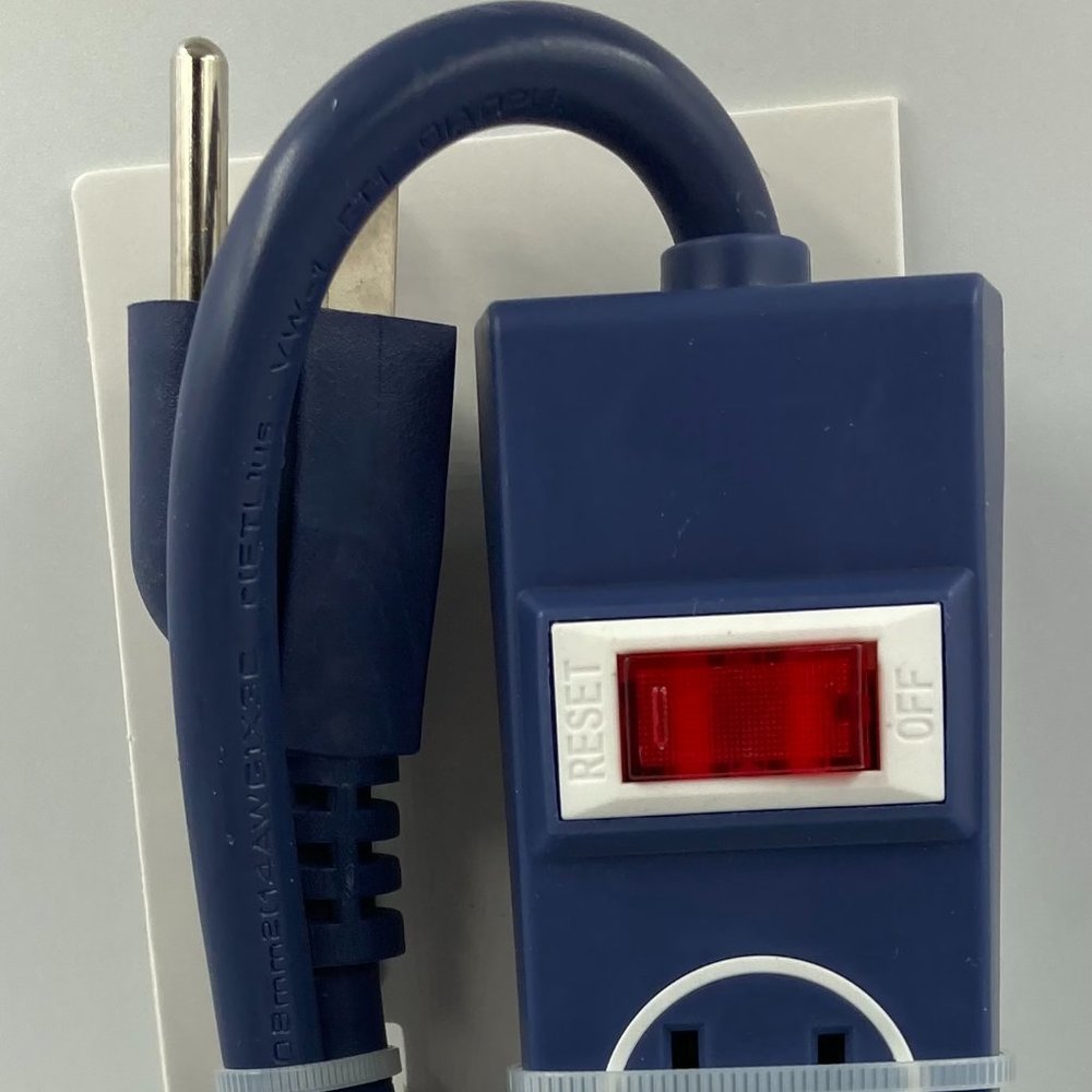 Vivitar 6 Outlet Safety Surge Protector Plug AC Wall Power Strip (BLUE)